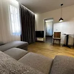 Alvi Apartment